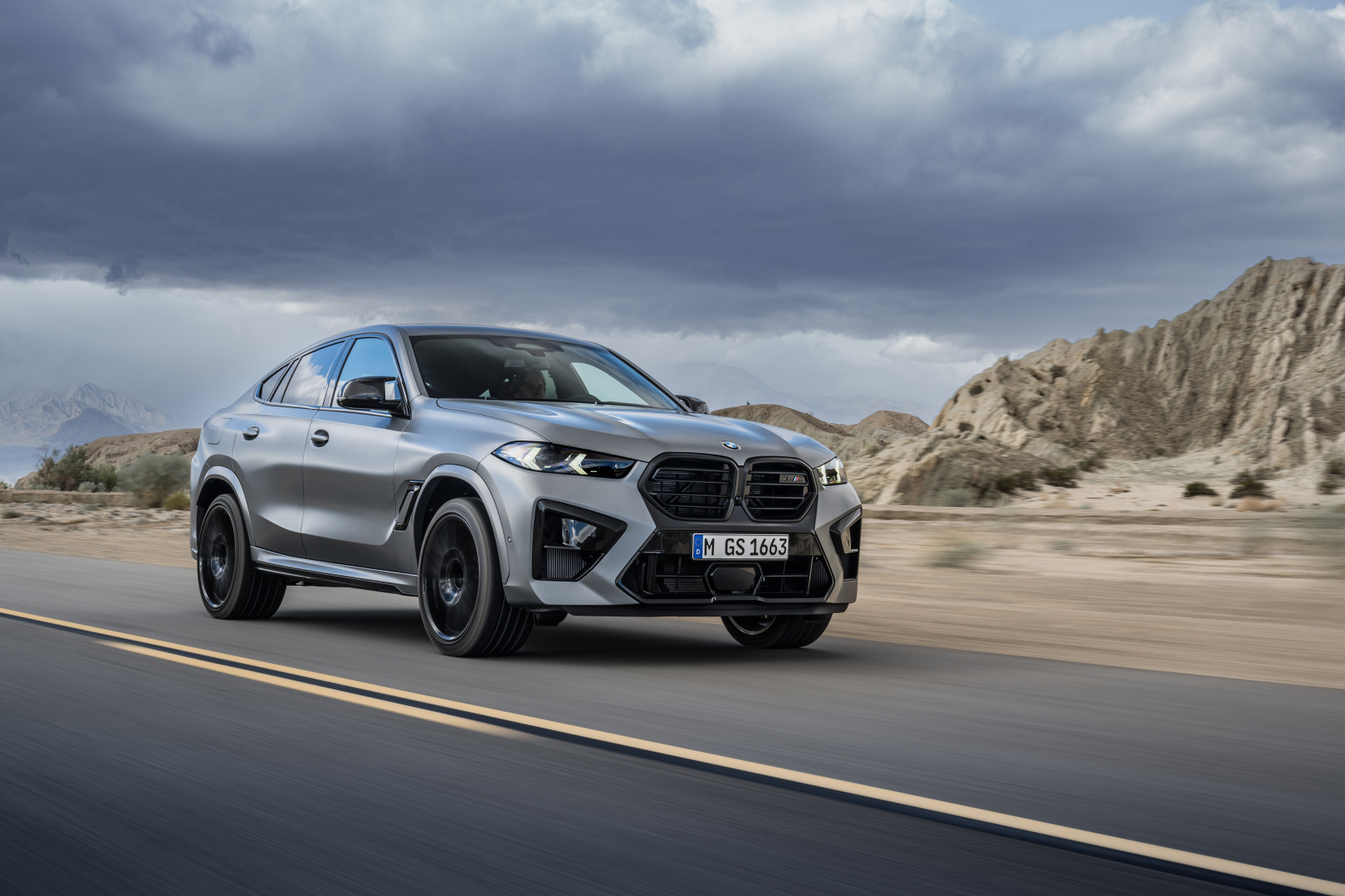 SMALL_P90495557_highRes_the-new-bmw-x6-m-com